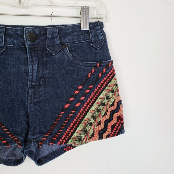 BDG Southwest Tribal Embroidered Shorts 24 - Picture 4 of 11